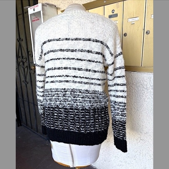 VINCE Womens Textured Striped Crewneck Pullover Sweater EUC/sz XS - Picture 12 of 15